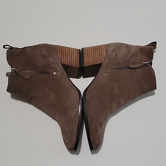 Blondo Stacked Block Heel Suede Boots - Picture 7 of 15